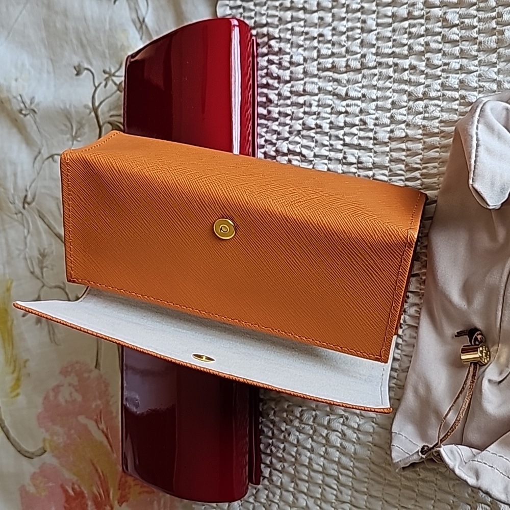 Tory burch glasses case - Picture 4 of 4